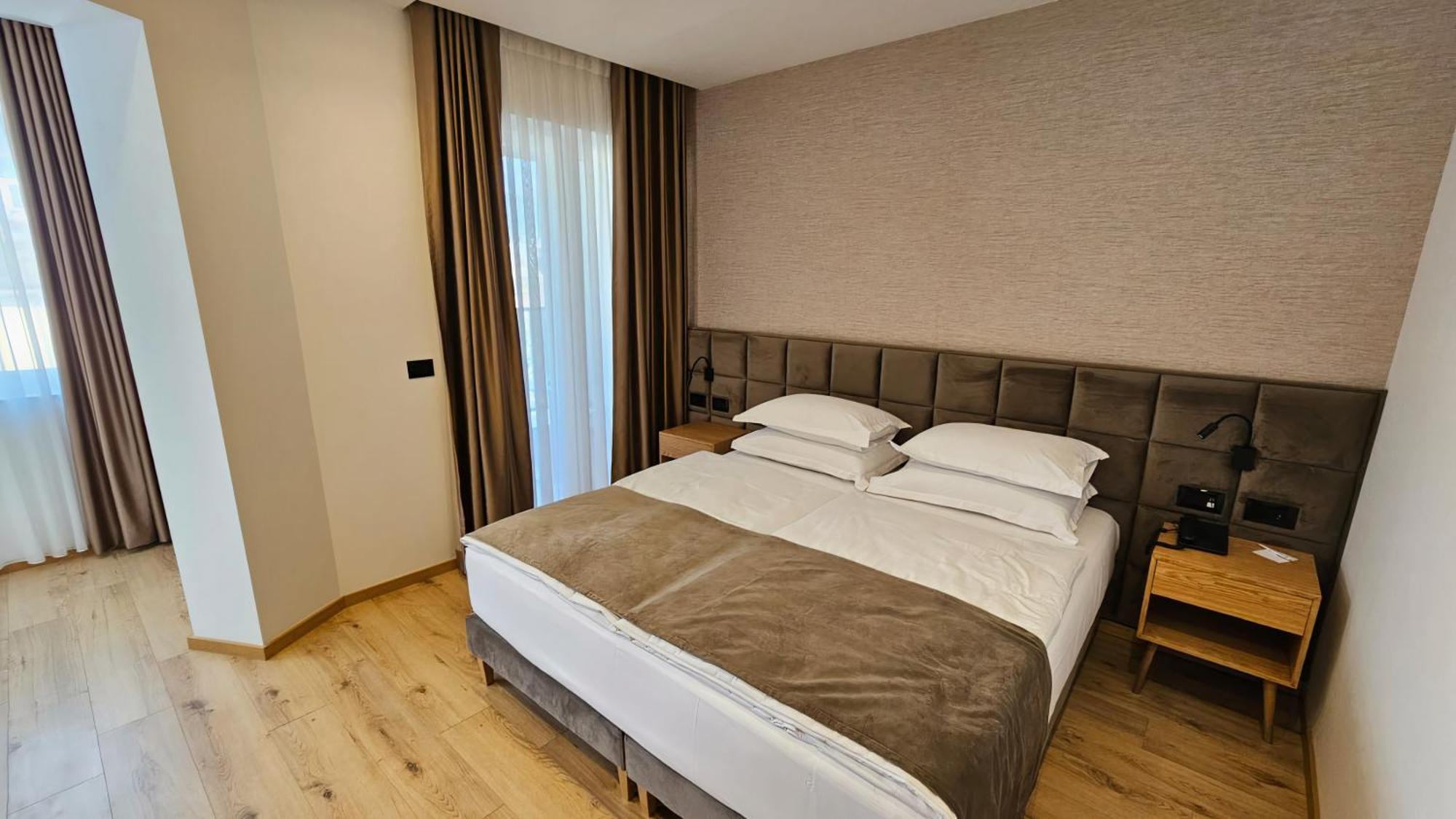 Sibb Hotel Tirana Extérieur photo